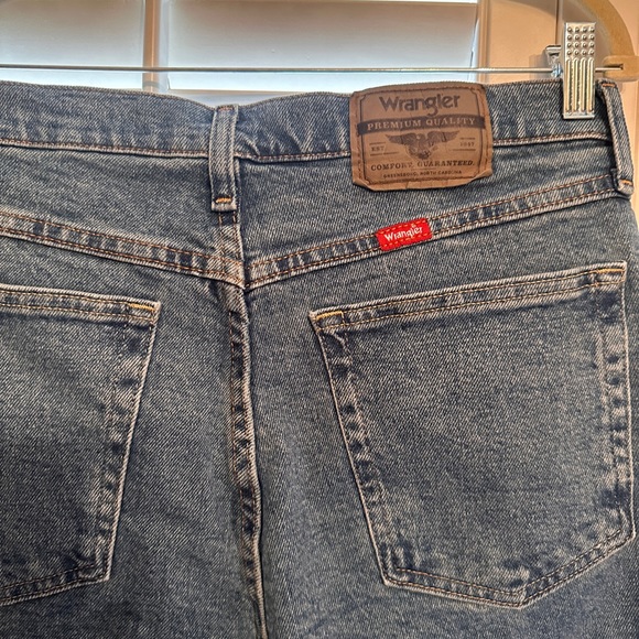 WRANGLER STRAIGHT LEG JEANS! 32 X 30 - Picture 1 of 5